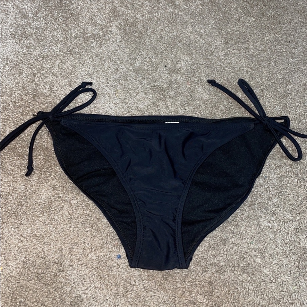 black bikini bottoms